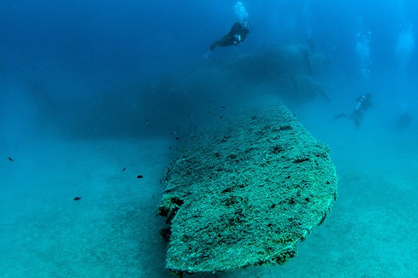 Underwater aircraft debris